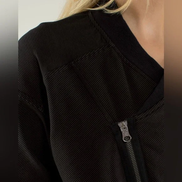 Lululemon Mula Bundle Wrap Black Jacket Yoga Wear Light Coat Cardigan size 8 - Picture 5 of 16